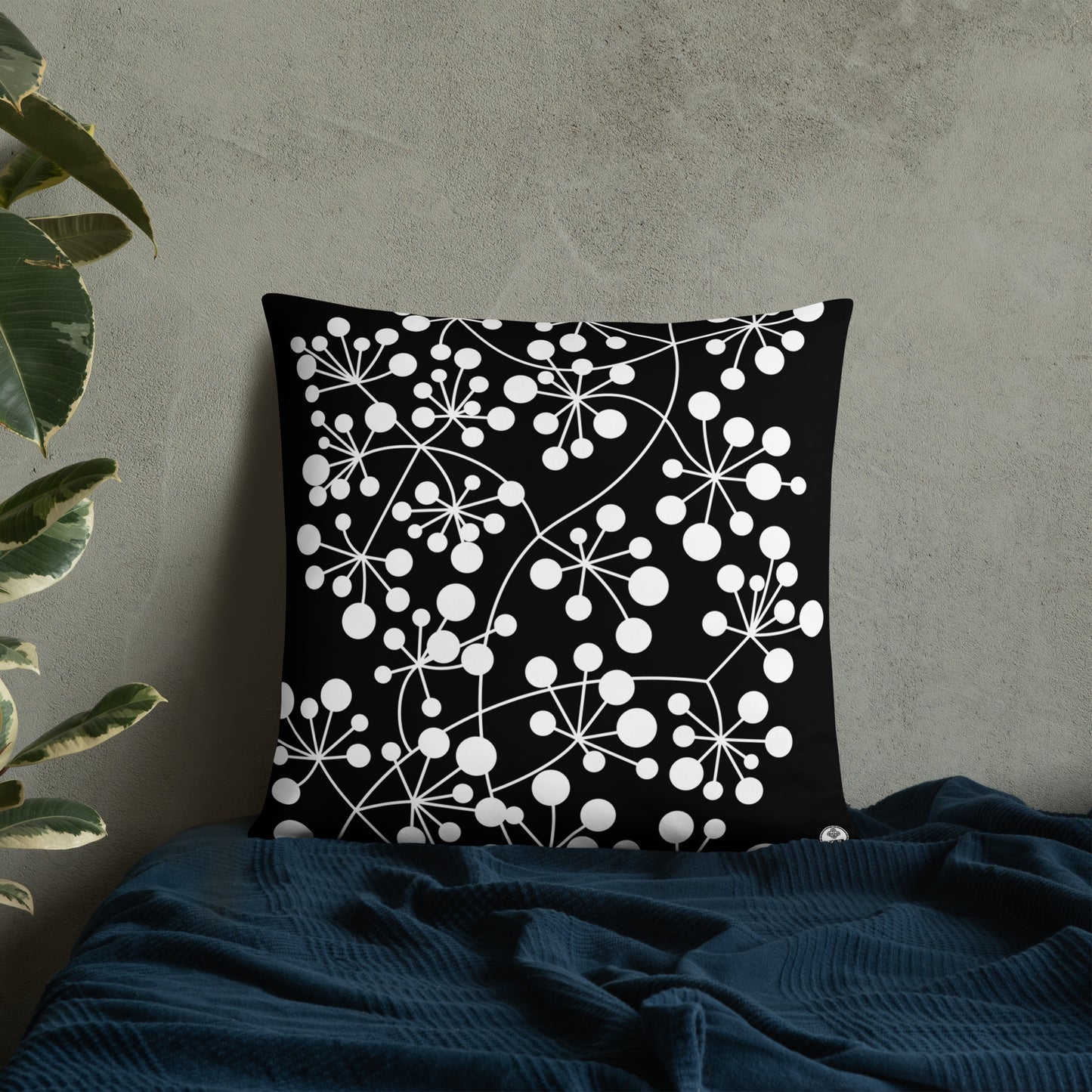 Classic cushion ❯ Arboricool ❯ White on black