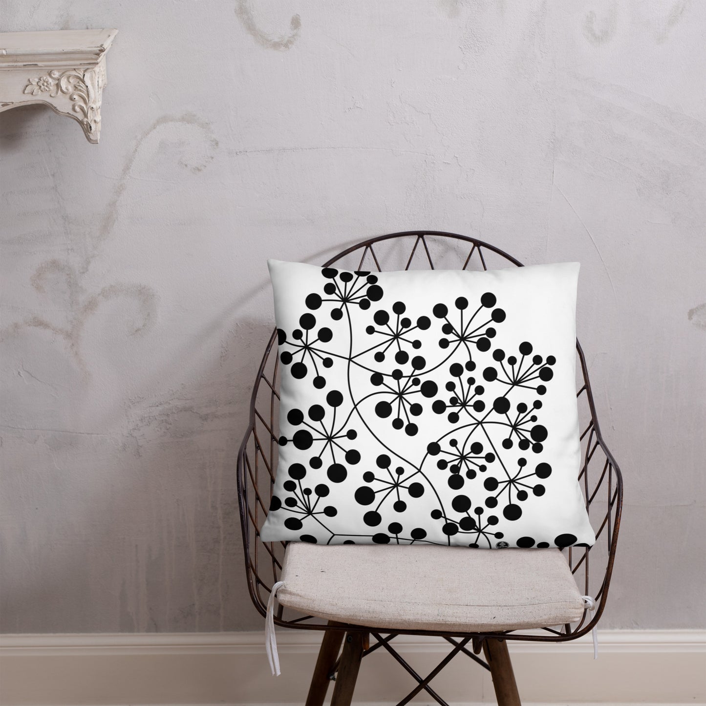 Classic cushion ❯ Arboricool ❯ Black on white