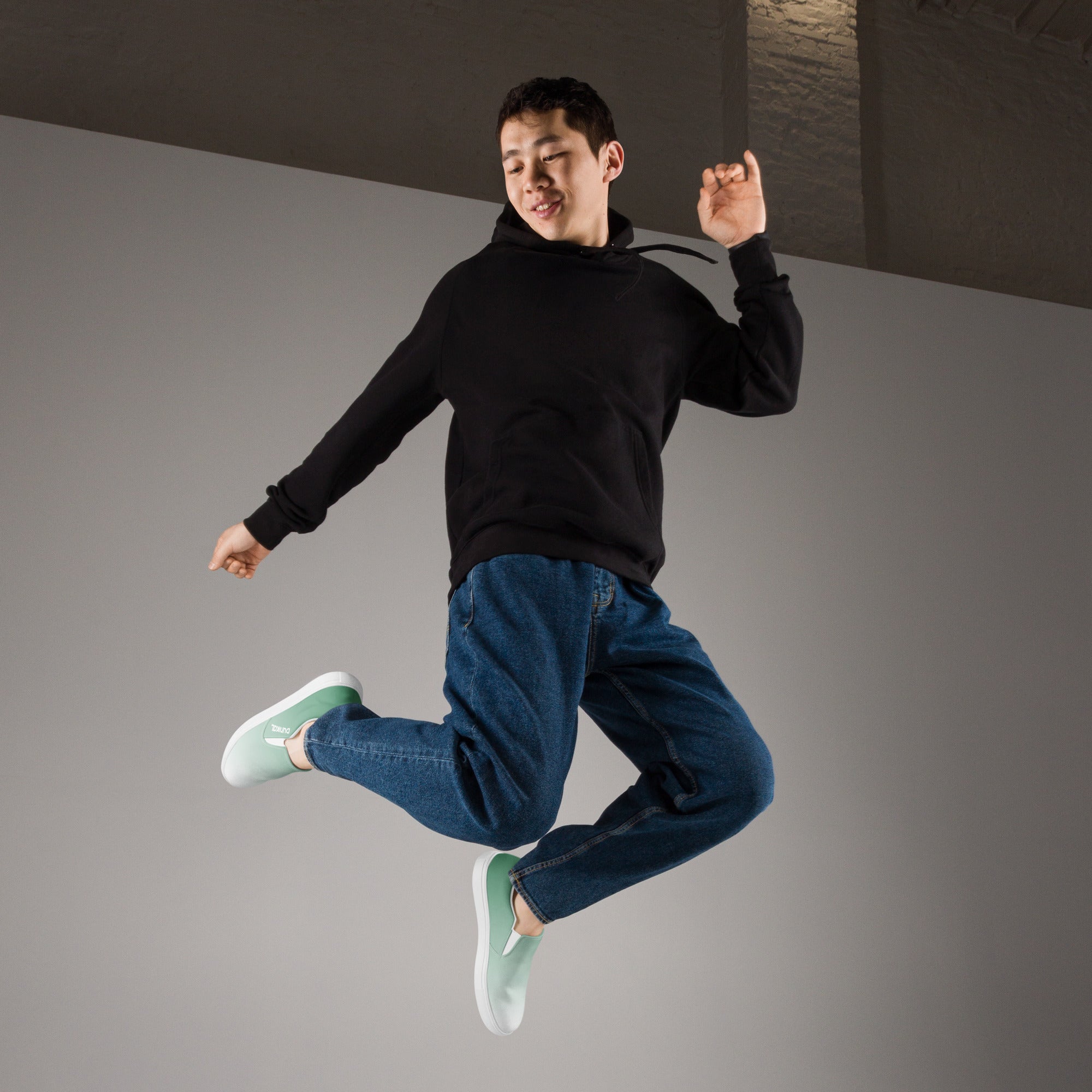 Canvas Slip-Ons — Brilliant Emerald